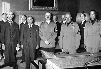 Signature des accords de Munich, par l’Allemagne, la France, le Royaume-Uni et l’Italie